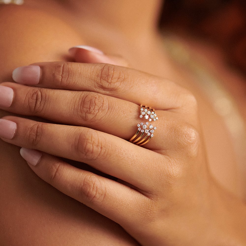 Luminous Flowing Diamond Ring