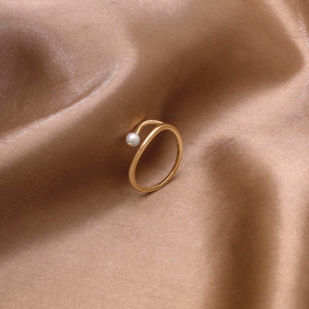 Aura Loop Pearl Ring