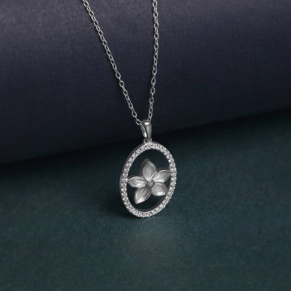 Elegant Floral Silver Necklace