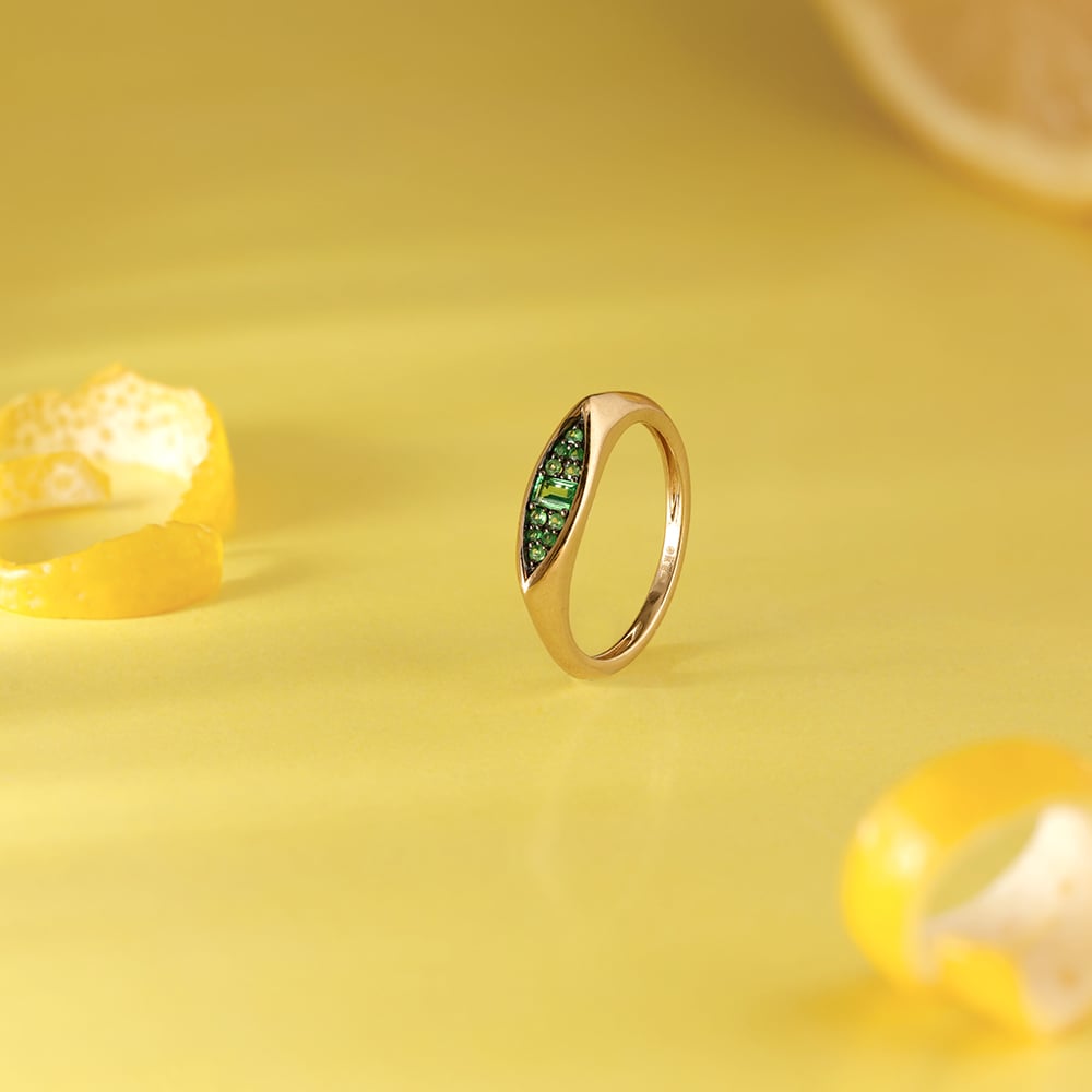 Sculpted Distinct Tsavorite Gold Ring