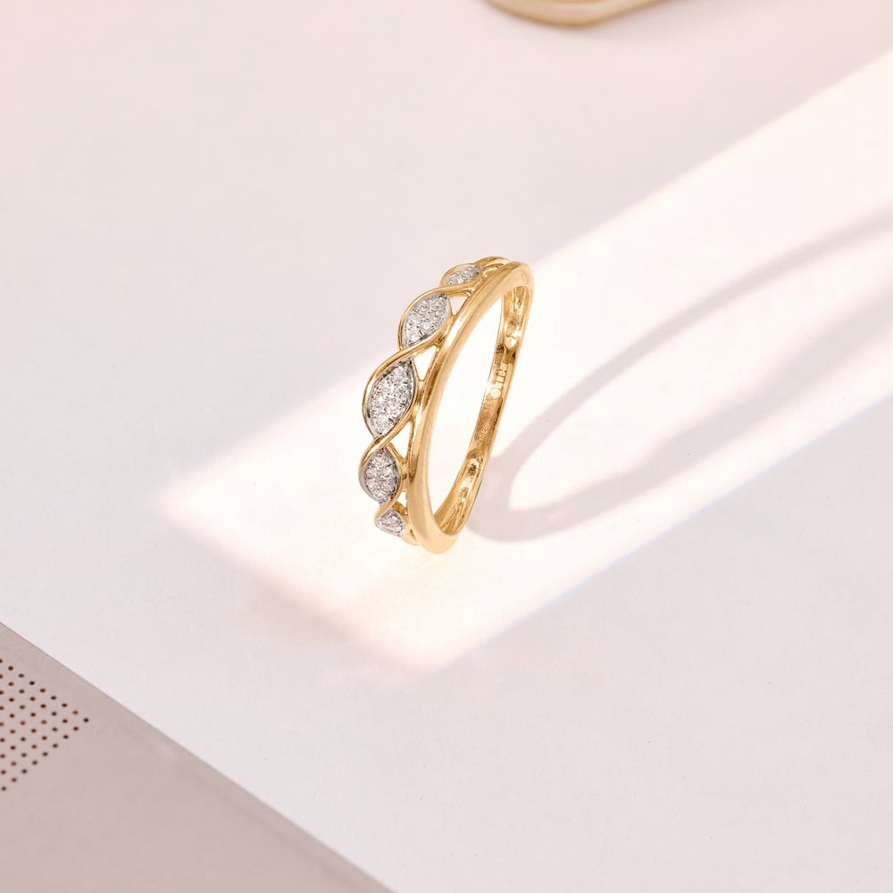 Fluid Interwoven Diamond Ring