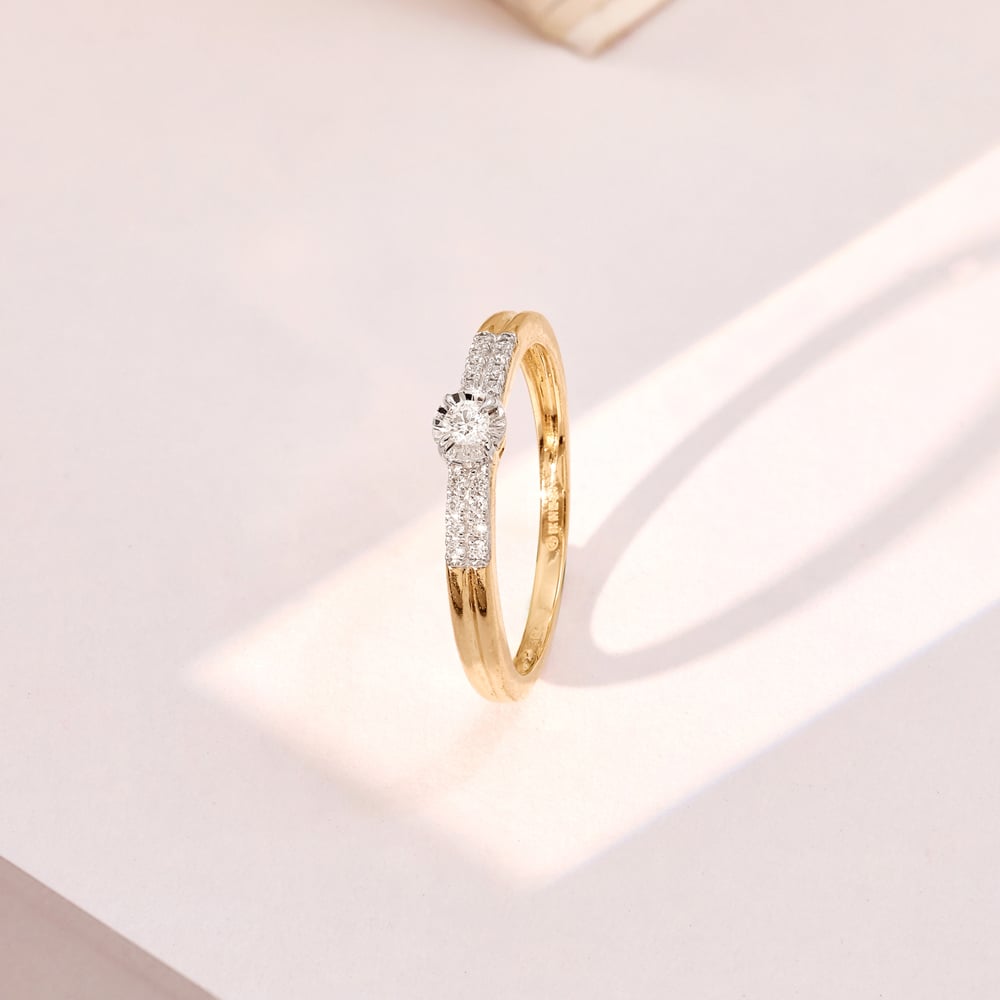 Graceful Layered Diamond Ring