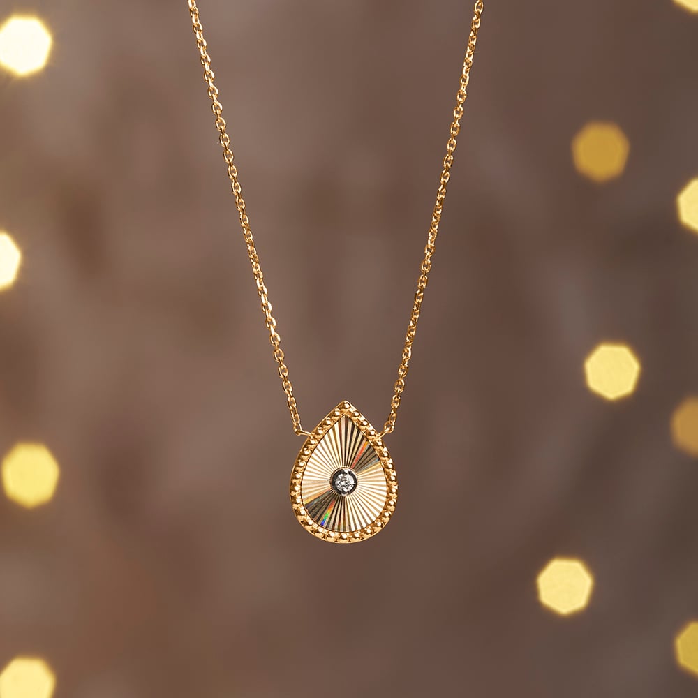 Graceful Radiant Diamond Necklace
