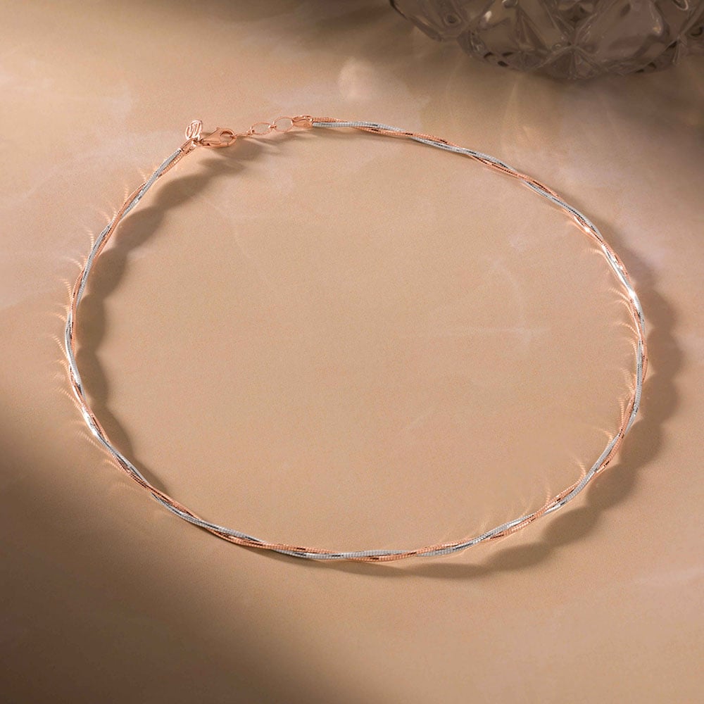Sleek Interwoven Omega Gold Chain