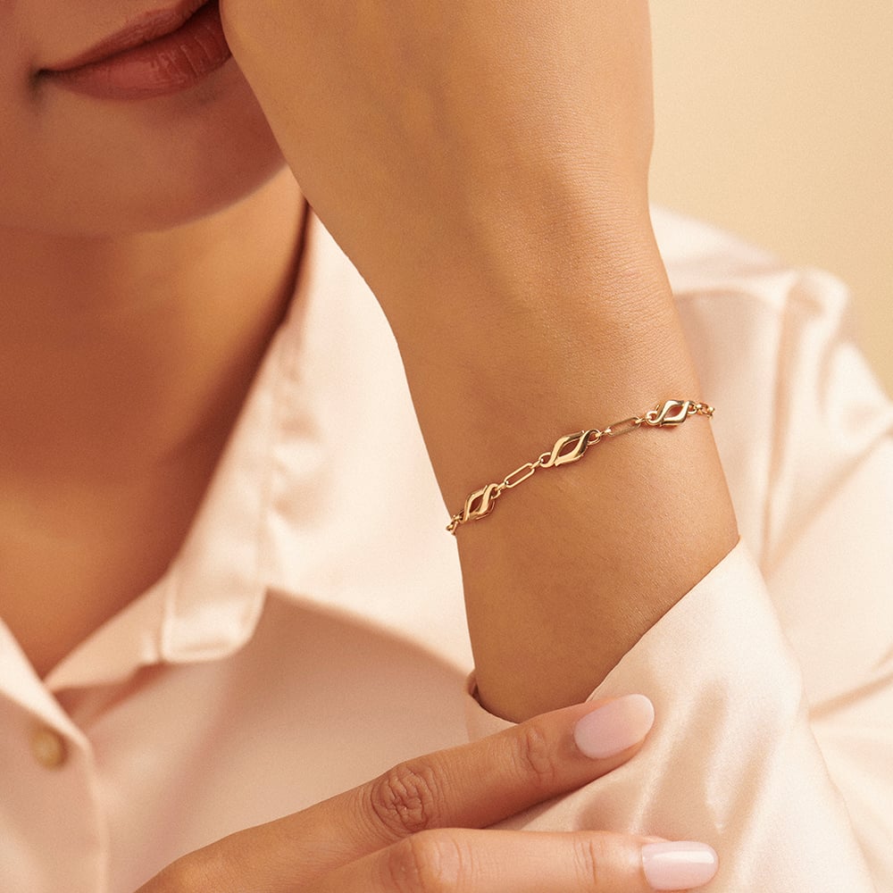 Fluid Sculptural Gold Bracelet,,hi-res thumbnail 2