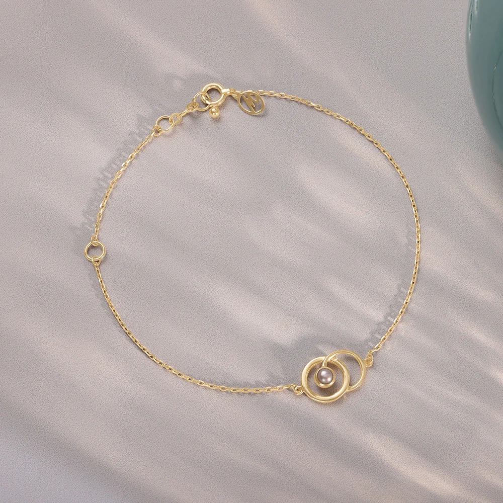 Modern Muse Pearl Bracelet