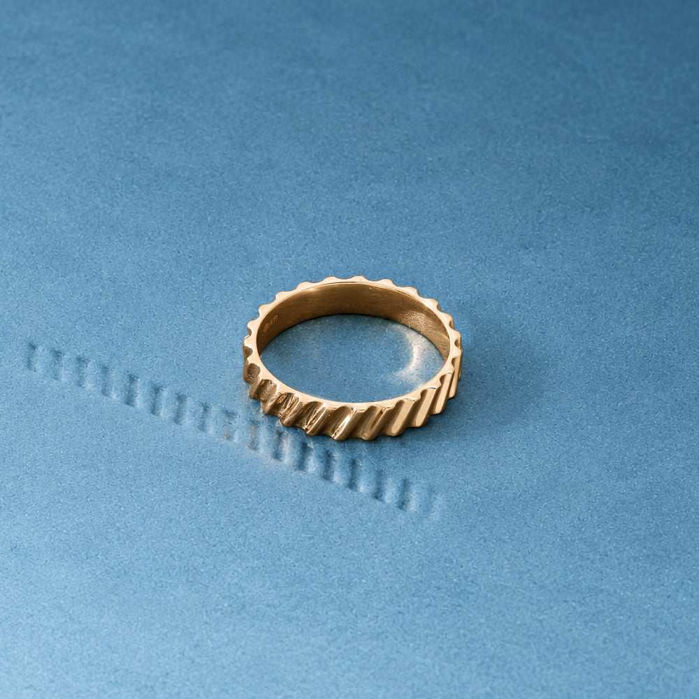 Edgy Grooved Gold Ring