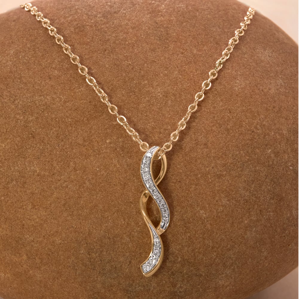 Fluid Twisted Diamond Pendant
