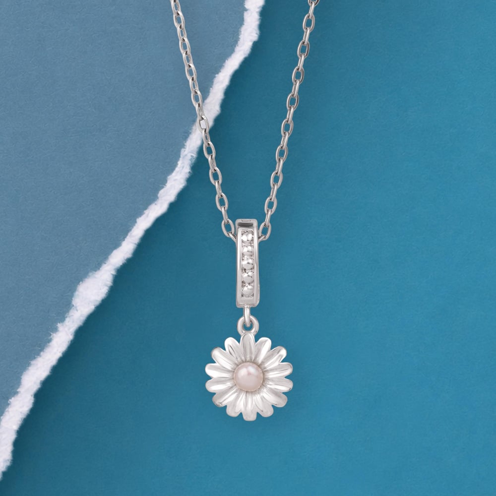 Cheerful Bloom Pearl Silver Pendant
