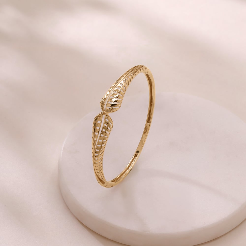 Graceful Leaf Gold Bangle