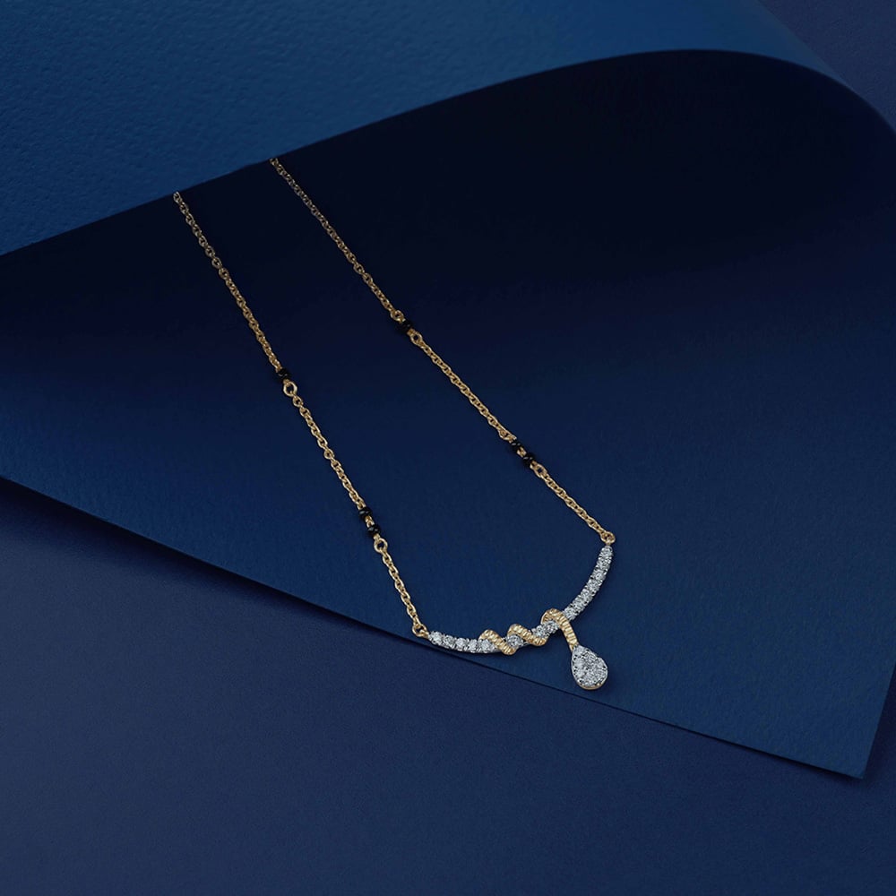 Fluid Twisted Diamond Mangalsutra